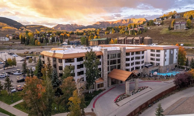 Crested Butte Copropriété | Stellar Location, Gym, Pool, Steam Room, Hot Tub