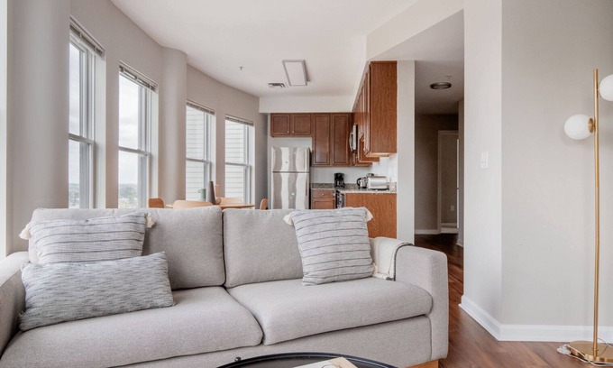 North Bethesda Appartement | Stellar North Bethesda 2BR w/ Terrace & Pools, nr Shops, by Blueground