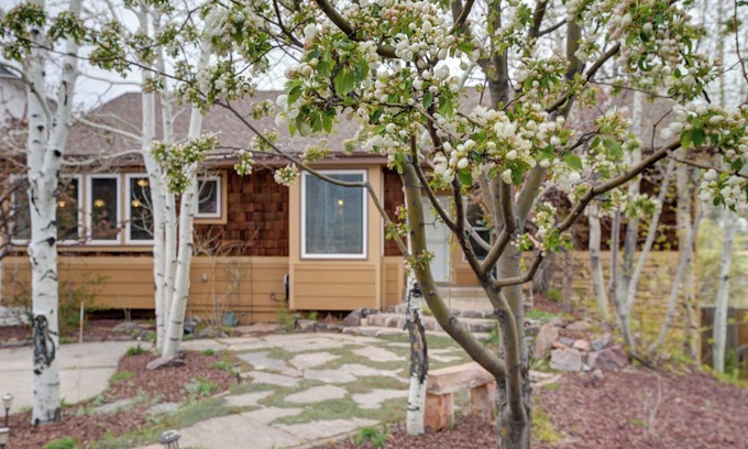 Palmer Lake Maison | Step inside our carefully crafted Oasis