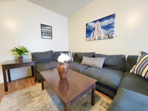 Bloomfield Appartement | Steps Away From Hospital - 2 Queen Bed - City View