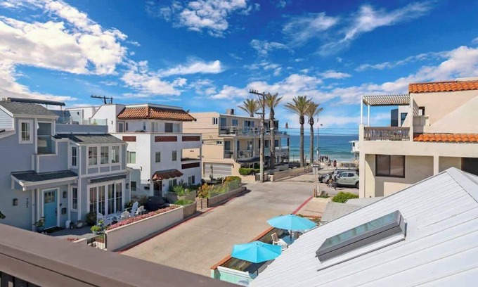Mission Beach Maison | Steps from beach, Newly Renovated!