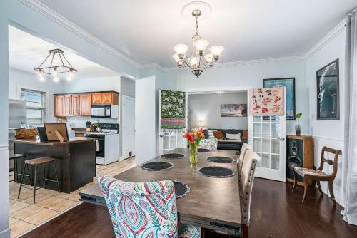 Valparaiso Maison | Steps from Journeyman in Downtown Valparaiso