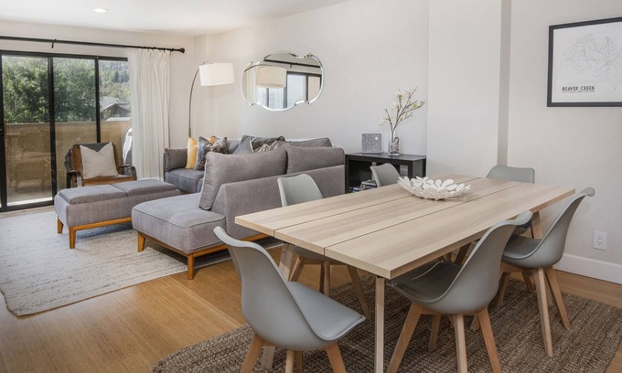 Avon Copropriété | Steps from Riverfront Gondola, Modern Cozy Condo, Free Underground Parking