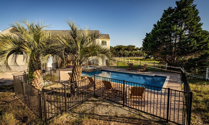 Long Bay Estates Maison | Steps from the ocean