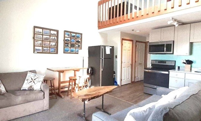 Wells Beach Copropriété | Steps from Wells Beach, Bellevue by the Sea is perfect for your Maine vacation