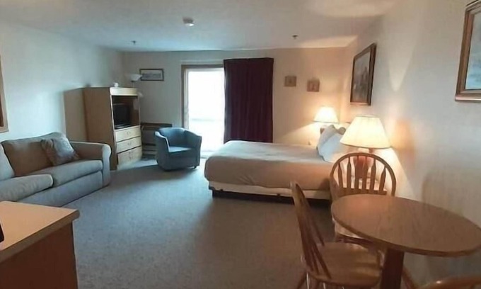 Wells Beach Copropriété | Steps from Wells Beach, Bellevue by the Sea is perfect for your Maine vacation