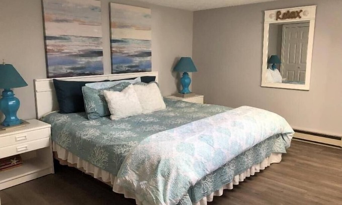 Wells Beach Copropriété | Steps from Wells Beach, Bellevue by the Sea is perfect for your Maine vacation