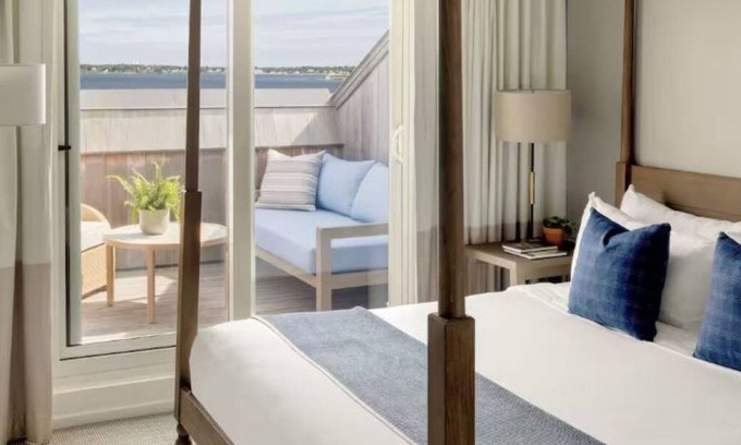 Goat Island Hôtel | Steps to Adventure! Pool, Onsite Restaurant, Gym, Near Scenic Spots!