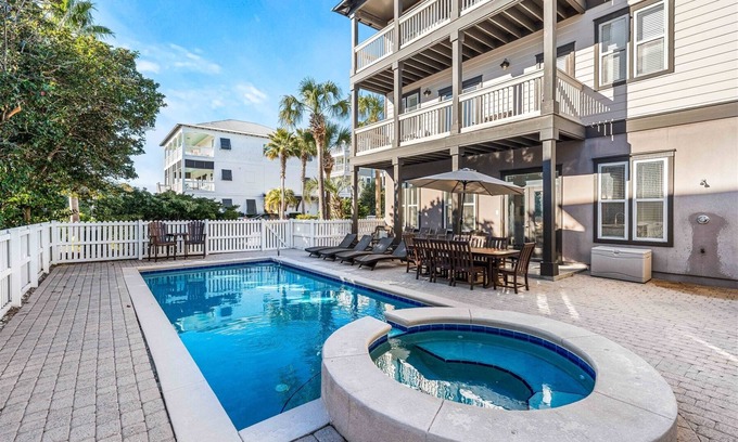 Rosemary Beach Maison | STEPS to Beach! Private Pool, Spa, Bikes, & Sleeps 18! Pet Friendly!
