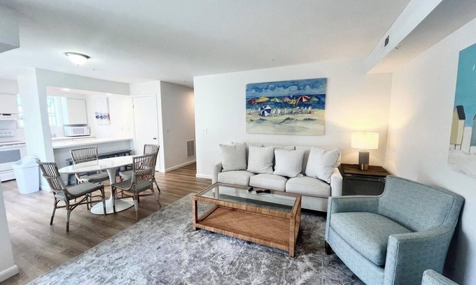 Sussex County Copropriété | Steps to Beach, Boardwalk & More! Cozy 2BR/2BA Condo with Ocean Views!