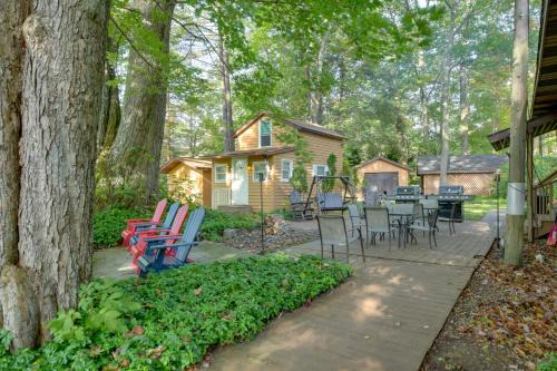 Mayville Maison | Steps to Chautauqua Lake Cozy Cottage with Patio