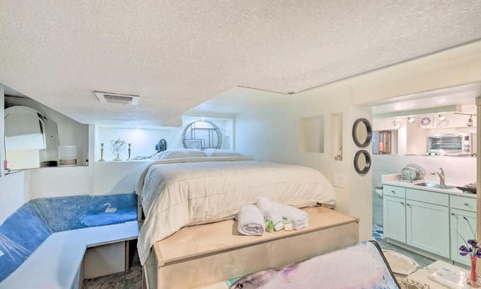 Whittier Appartement | Steps to City Park and Restaurants Denver Studio