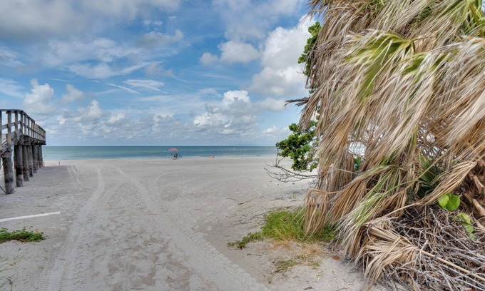 Redington Shores Maison | Steps to Gulf: Updated Duplex in Redington Shores!