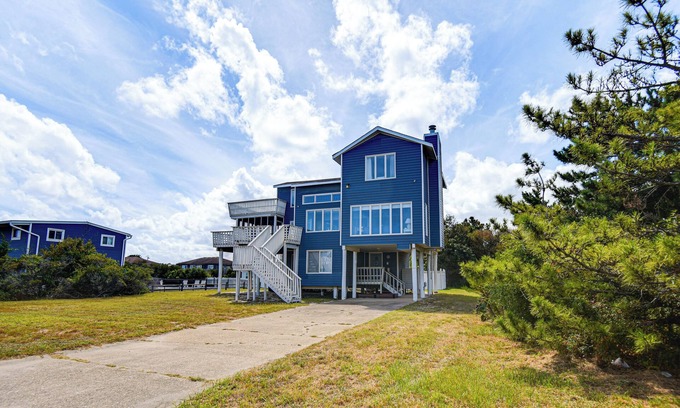 Sandbridge Maison | Steps to Ocean: Spacious Virginia Beach Retreat!