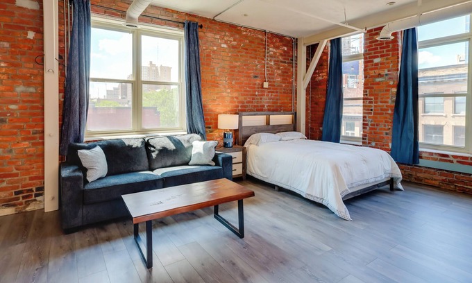 Old Market Copropriété | Steps to Shops & Eats: Dtwn Omaha Gem!