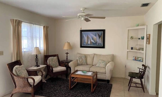 Siesta Key Village Appartement | Steps to the ⭐ Beach, Short Walk to the Village