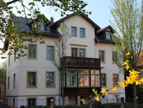 Strehlen Appartement | Stilvolle Ferienwohnung am Großen Garten