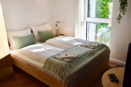 Sudstadt Appartement | Stilvolle Wohnung mit Balkon & Parkplatz
