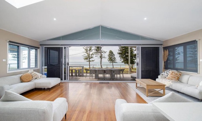 Stockton Maison | 'Stockton Grande' A Sublime Beachfront Family Oasis