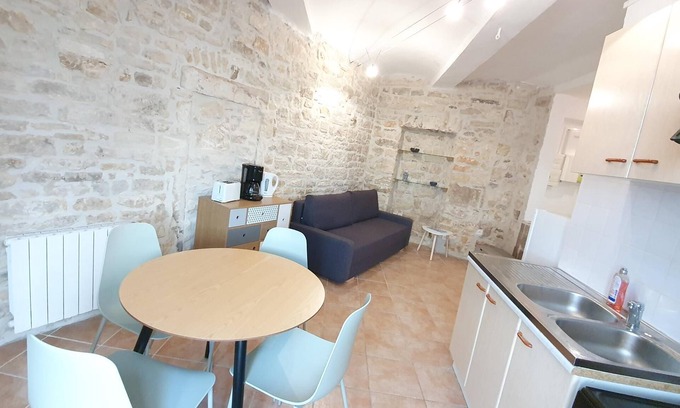 Barjac Appartement | Appartement en pierre au coeur de Barjac