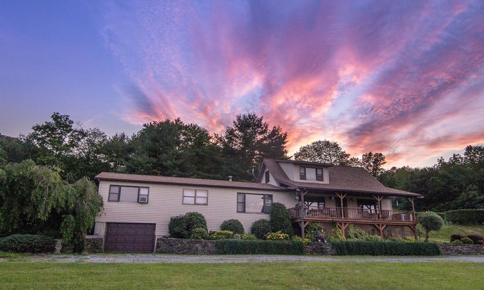 Windsor Maison | Stone Bear Sanctuary- A Secluded Nature and Wildlife Lovers' Retreat