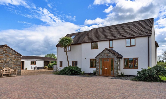 Lympsham Chalet De Ski | Stone Bow Farmhouse