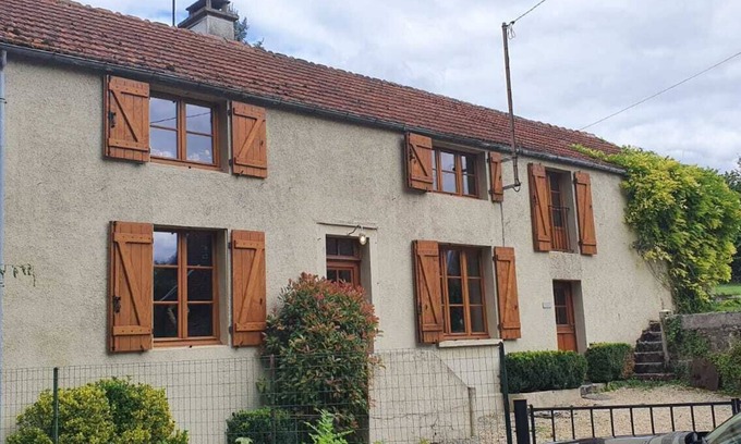 Veuxhaulles-sur-Aube Maison | Maison en pierre restaurée avec piscine au coeur de la Bourgogne / Champagne