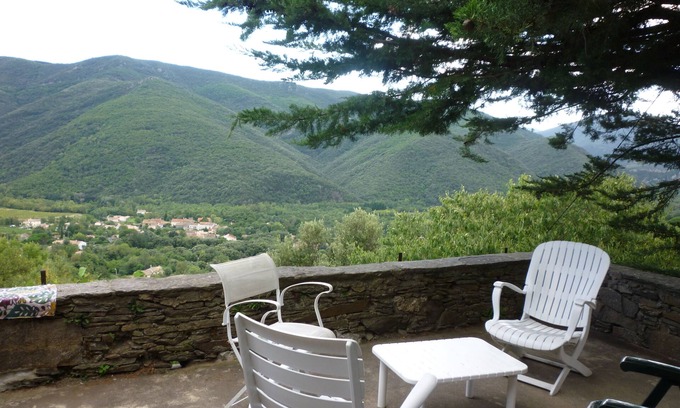 Colombieres-sur-Orb Maison | Maison en pierre de pays sur les flancs du Caroux ( 4 à 6 personnes)