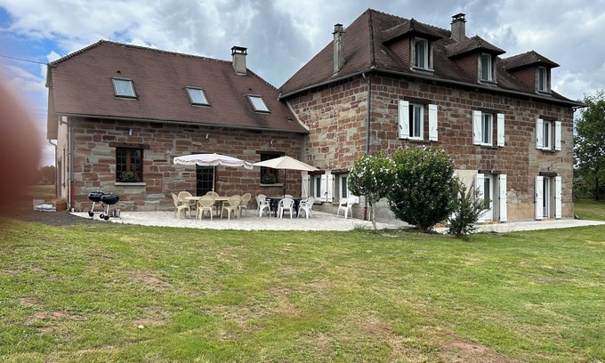 Saint-Aulaire Maison | Maison de campagne en pierres, vue sur la vallée, sur un terrain de 3000 m2