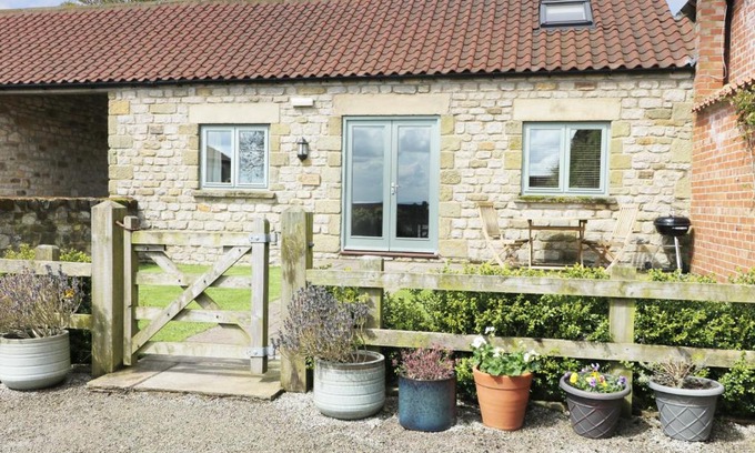 Spaunton Maison | Stone Cross