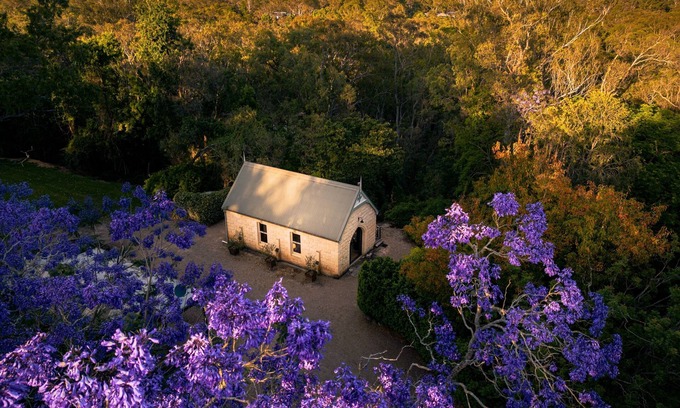 Ebenezer Maison | Stone Guest House Ebenezer - our historic property awaits your imagination.