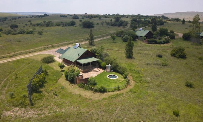 Mogale City Chalet De Ski | Stone Hill