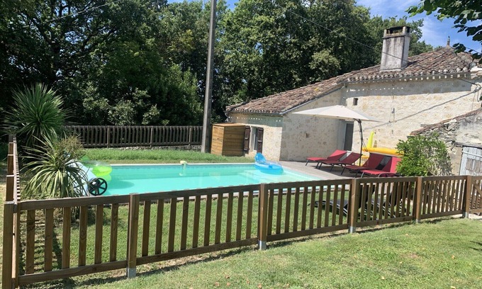 Saint-Caprais-de-Lerm Maison | Maison en pierre avec piscine