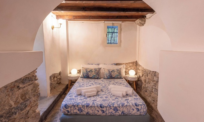 La Spezia Appartement | Stone house at the foot of the Cinque terre park.
