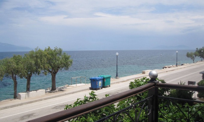 Evrostina Maison | Stone House by the sea
