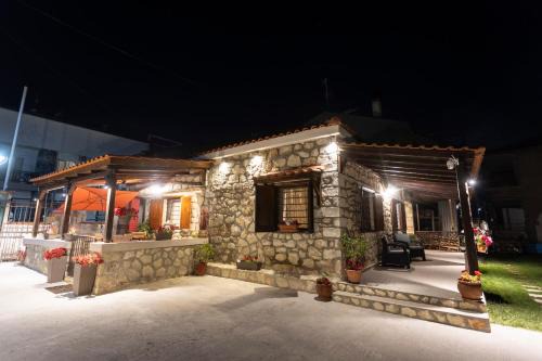 Polichrono Maison | Stone House Dimitra