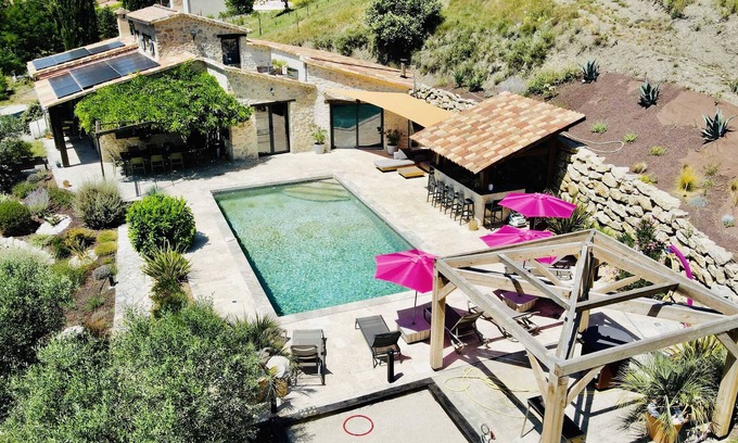 Buis-les-Baronnies Villa | Maison en pierre, piscine, spa, terrain de pétanque, bar extérieur
