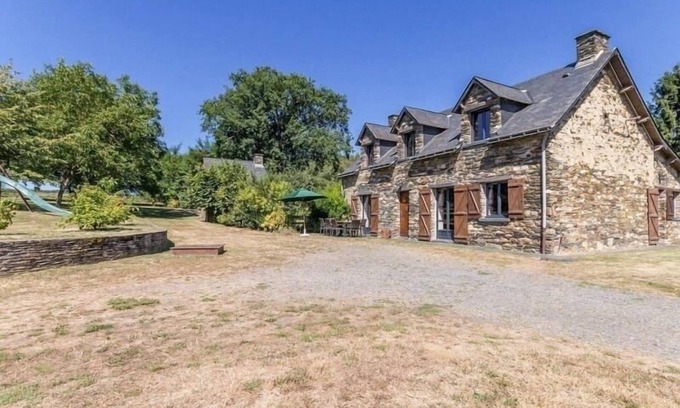 Moisdon-la-Riviere Cottage | Maison de Charme au Calme avec Jardin, Idéale Famille, Proche Nantes!