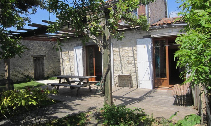 Saint-Medard-d'Aunis Maison | Maison en pierre proche La Rochelle et Plage