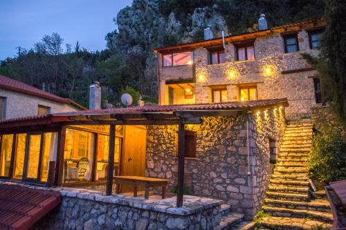 Lilaia Chalet De Ski | Stone house on the rock