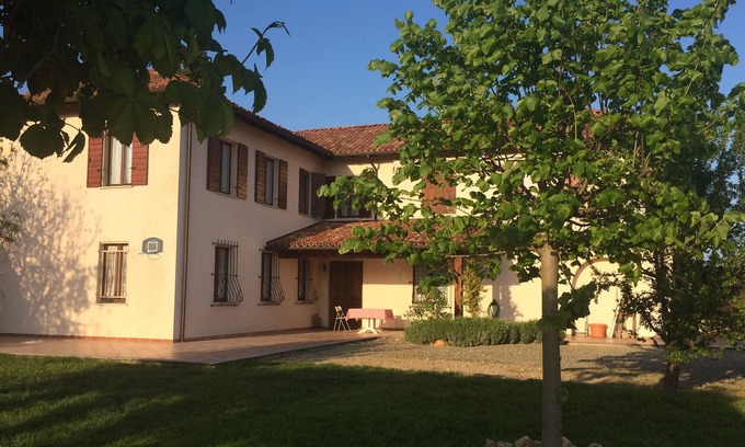 Montabone Maison | Maison en pierre avec grand jardin, terrasse et vignoble. Pas de vis-à-vis.