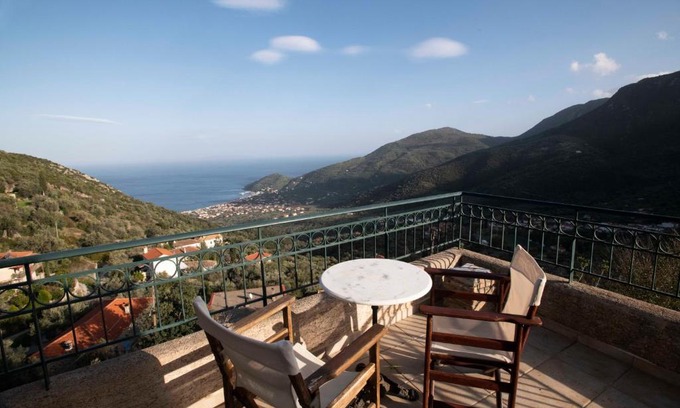 Livadi Maison | Stone house with panoramic view