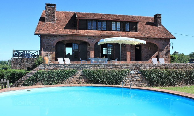 Lagleygeolle Maison | Maison en pierre avec piscine et vue magique à 360°