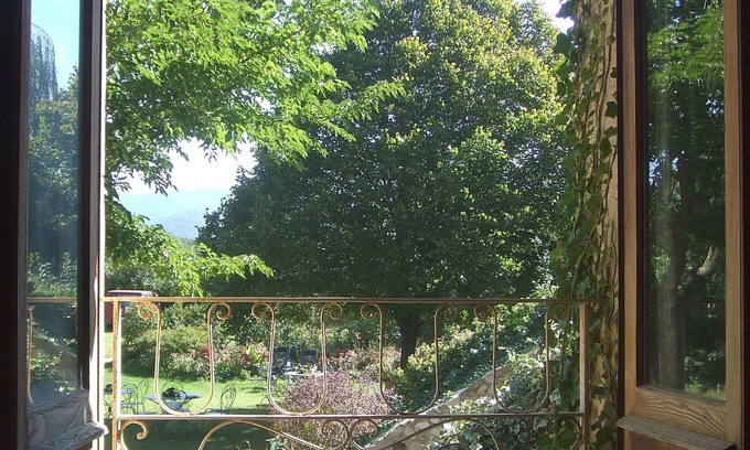 Montvendre Cottage | Stone house with swimming pool, in a green setting, facing the Vercors.