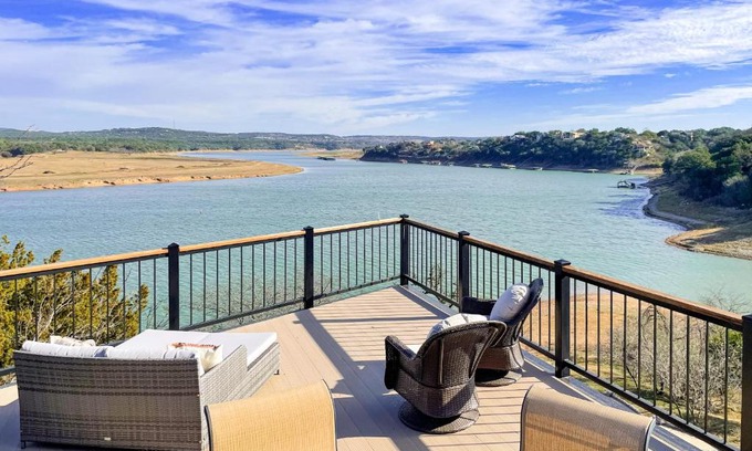 Spicewood Maison | Stone Lodge