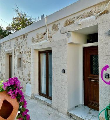 Galatas Maison | Stone Luxury Suite