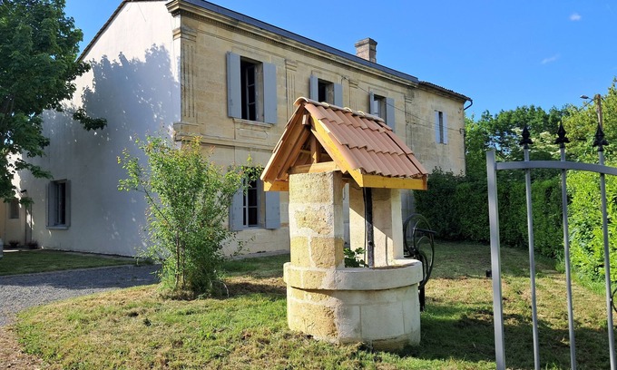 Vayres Maison | Stone manor house with large garden and barbecue, ideal for families.