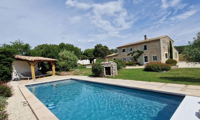 Taulignan Maison | Mas en pierre pour 8 personnes avec piscine sur Taulignan