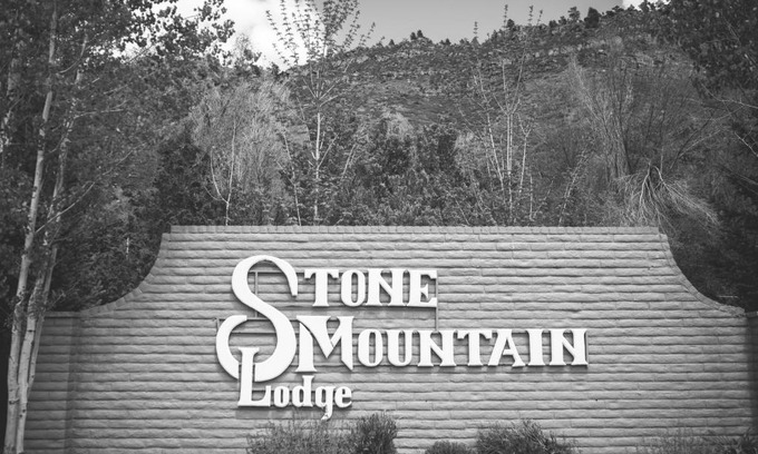 Lyons Hôtel | Stone Mountain Lodge