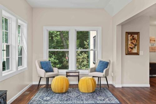 Highlands Hills Maison | Stone's Throw by Mirror Lake